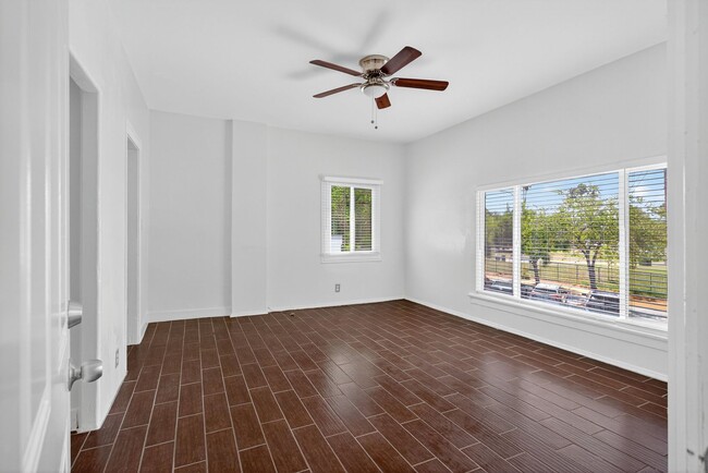 Building Photo - 1424 Chestnut Ave Rental