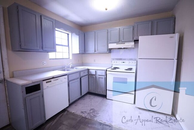 Building Photo - First month move in special $450!! 1 bed / 1 bath apartment in Bono - $600 - HUD accepted!!