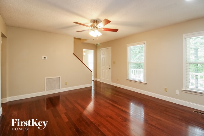 Photo - 4907 Whisper Oak Dr