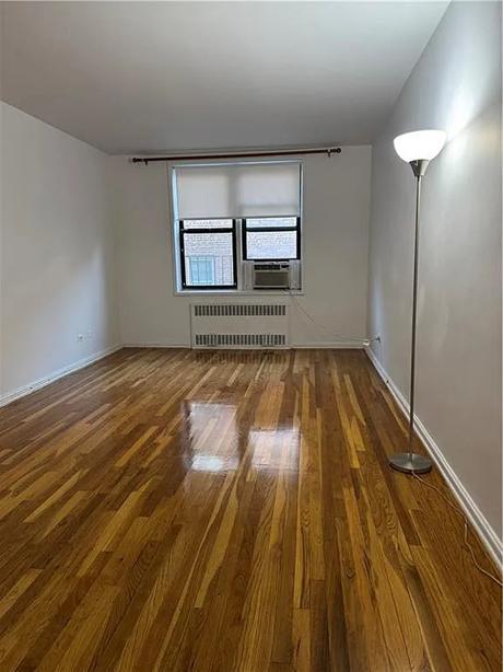 Photo - 7261 Shore Rd