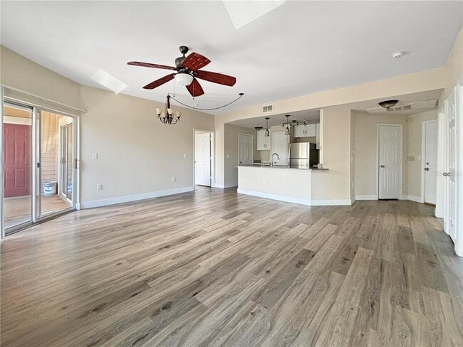 Building Photo - 2025 Erving Cir Unit 303 Rental