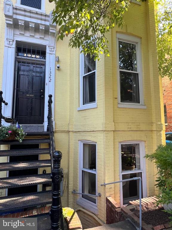 Building Photo - 1322 T St NW Rental