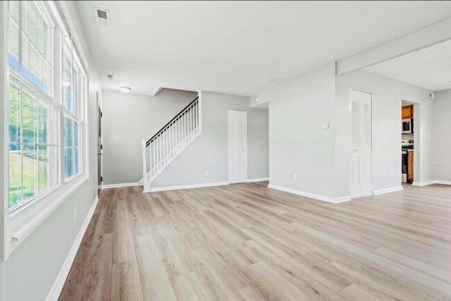 Photo - 3500 Warwick Dr