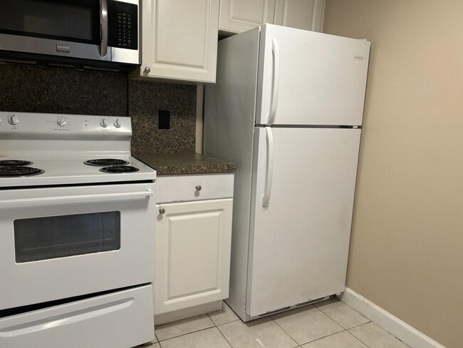 Photo - 1505 Crescent Cir Unit B27
