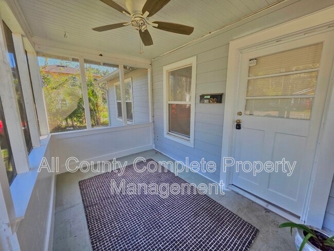 Photo - 616 Woodbine St