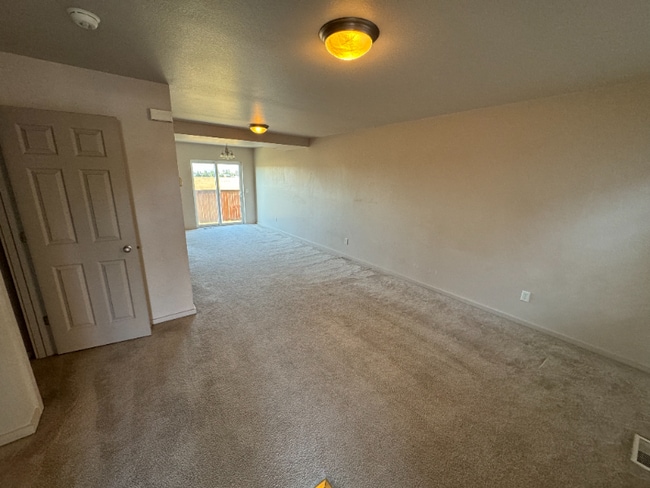 1013 N River Rock Dr