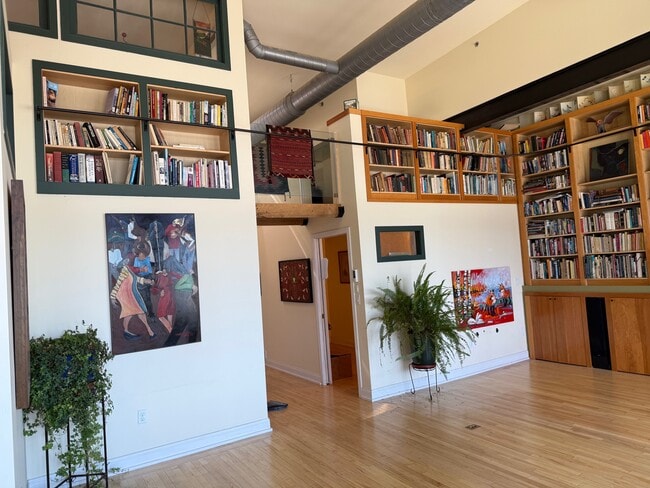 Photo - 7 W Superior St Unit 1