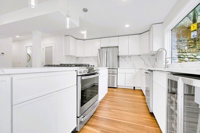 Photo - 325 14th Ave