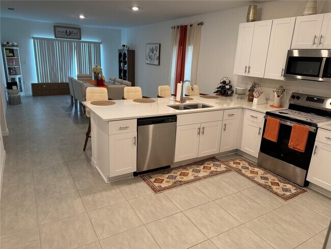 Photo - 1951 Rosewood Cir