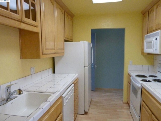 Photo - 39455 Albany Common Unidad T