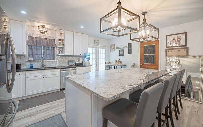 Photo - 418 Shannon Lee St