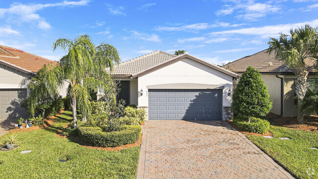 Building Photo - 633 SE Monet Dr Rental