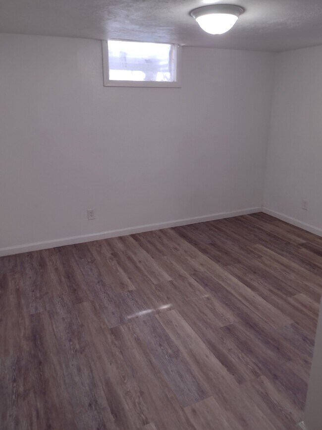 Photo - 248 E Osbourne St Unit Basement#8