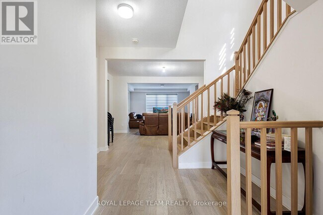 Photo - 1007 Showman St