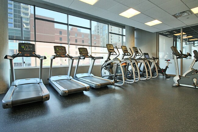 Photo - 813 N LaSalle St