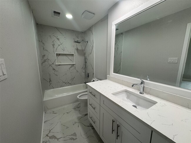 Building Photo - 2218 S Ferrisburg Ct