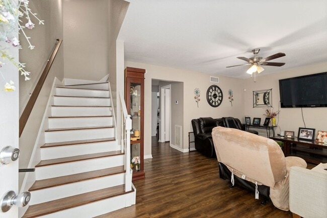 Photo - 8300 Oakhaven Rd