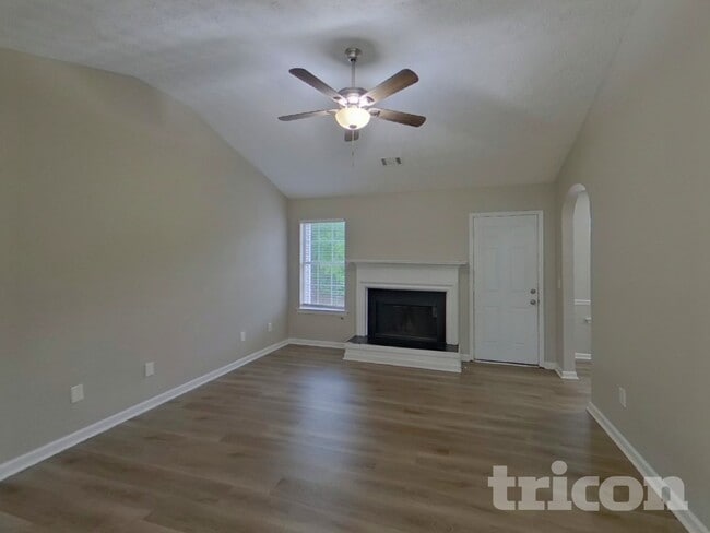 Photo - 800 Lorraine Ln