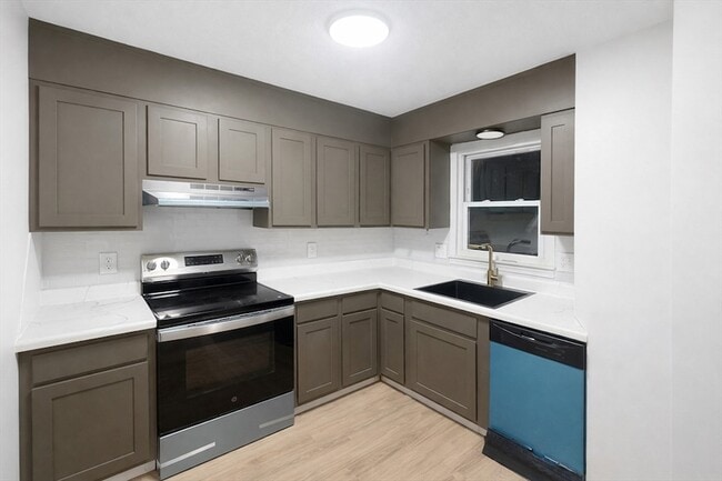 Photo - 116 Breckwood Cir