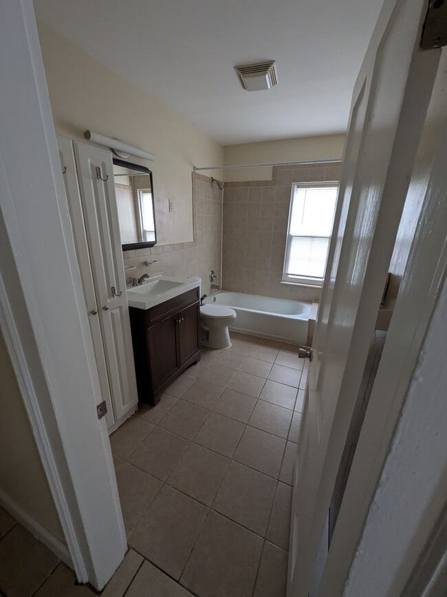 Photo - 1518 Jackson St Unit 1518 Jackson #2 (2Bed)