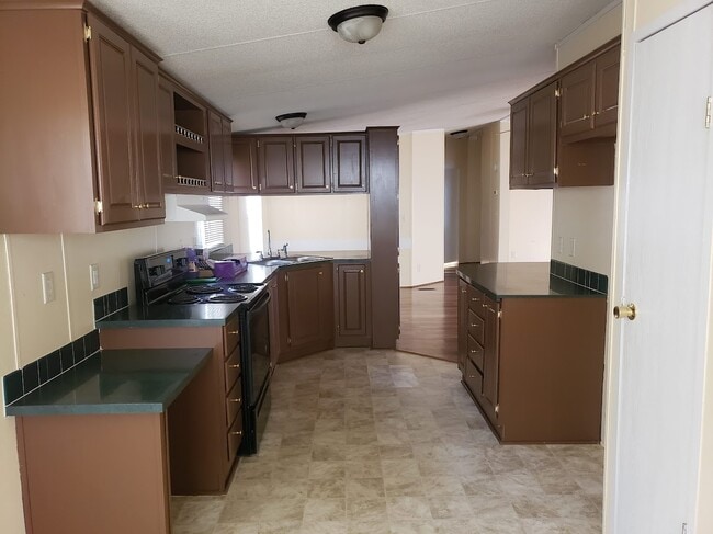 Photo - 146 E Caroline St