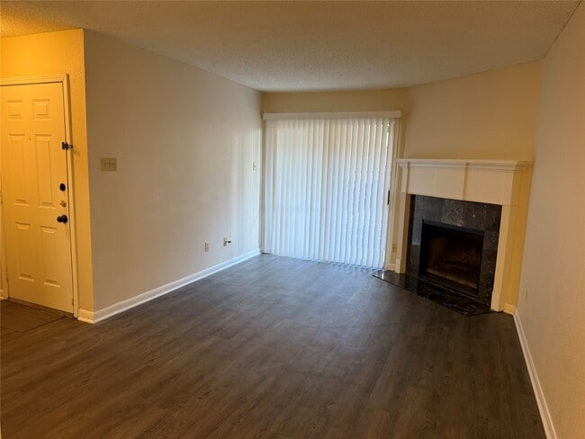 Building Photo - 2120 El Paseo St Unit 2406
