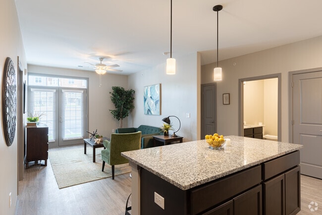 E - 2BR, 2BA - 988SF