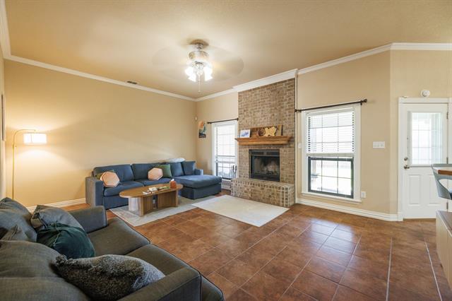 Photo - 857 Shallow Water Trail