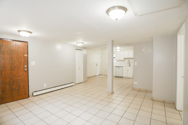 Photo - 1658 W Pratt Blvd Unit 1N