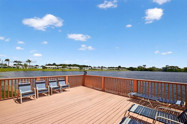 Building Photo - 2200 Park Ln Unit 205