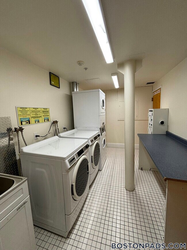 79 Westland Ave Unit 8