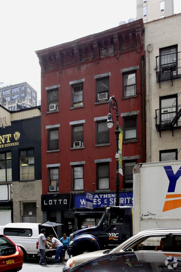 Photo - 302 W 40th St