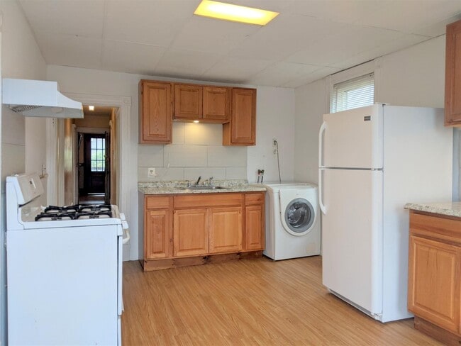 Building Photo - 104 Conwell Ave Unit 3