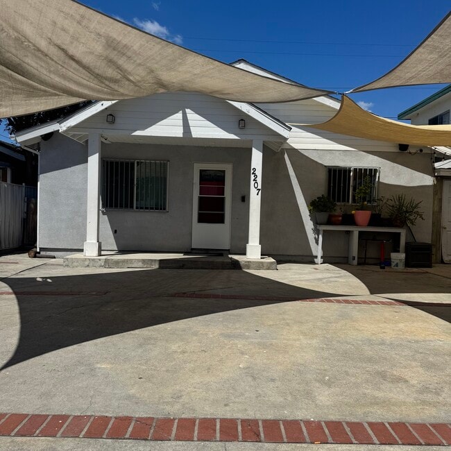 Building Photo - 2207 S Burnside Ave