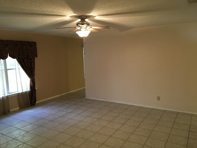 Photo - 8003 Chestnut Manor Dr