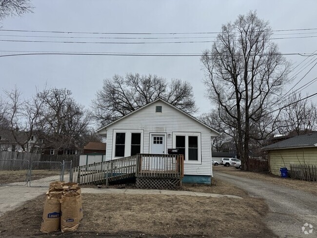 Building Photo - Stylish & Spacious 3BR Home – New Roof, Wi...