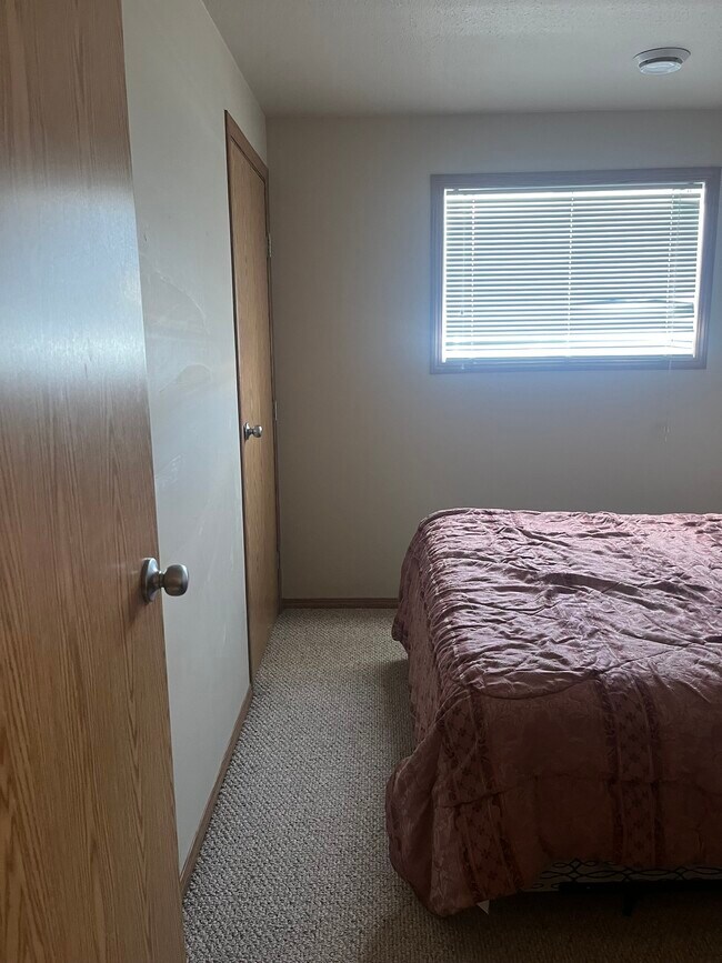 Photo - 9836-9896 96 Ave Unit C