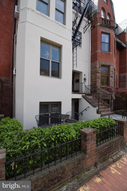Building Photo - 2112 O St NW Unit 3 Rental