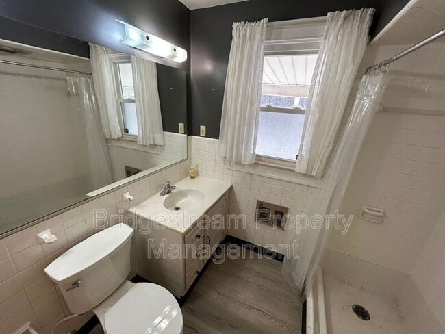 Photo - 7155 Meeker Rd