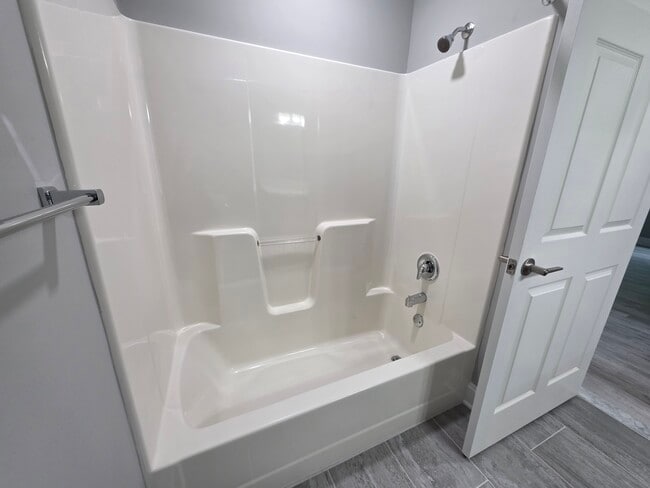 Bathtub/shower