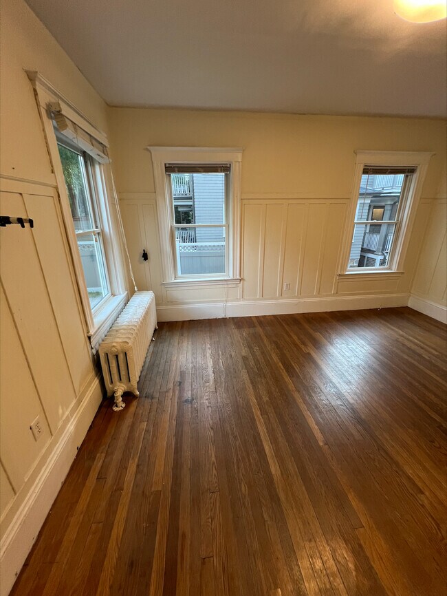Building Photo - 46 Russell St Unit 1 Rental