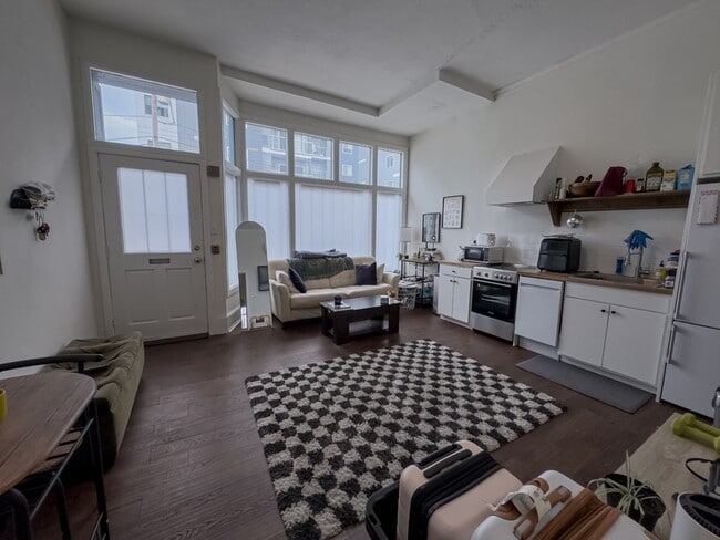 Building Photo - 1832-34 Callowhill St