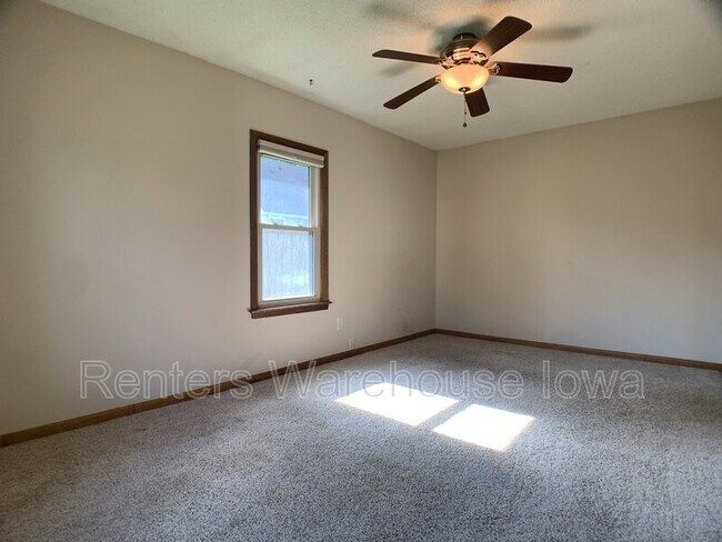 Photo - 240 Watrous Ave Unit 2