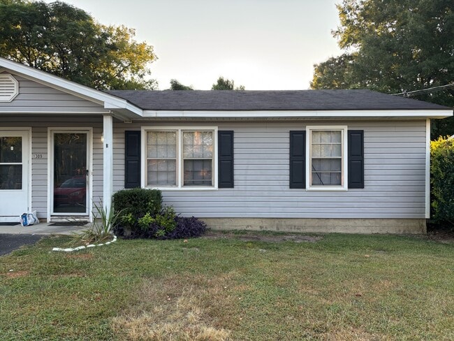 Building Photo - 1309 Ireland Dr Rental