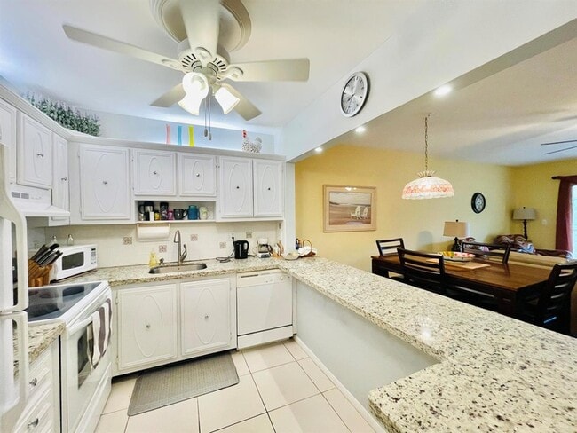 Photo - 257 S Cypress Rd Unidad 442