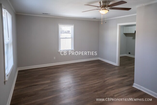 Photo - 2883 Barron Ave