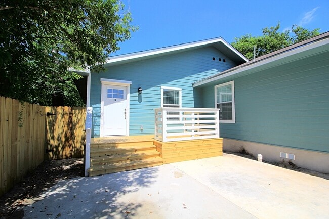 Photo - 3 Bedroom 2 Bath Modern home.