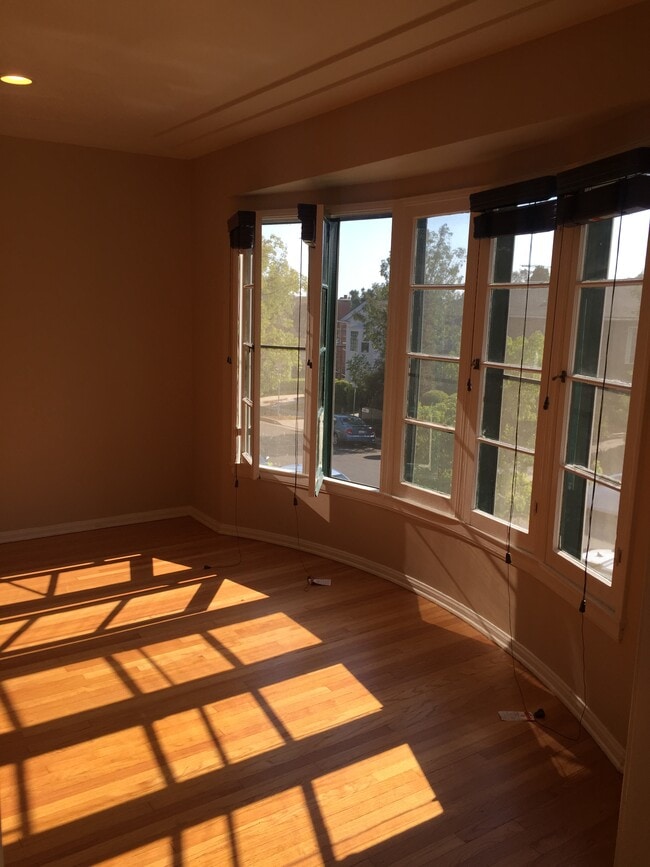 Photo - 626-628 Midvale Ave