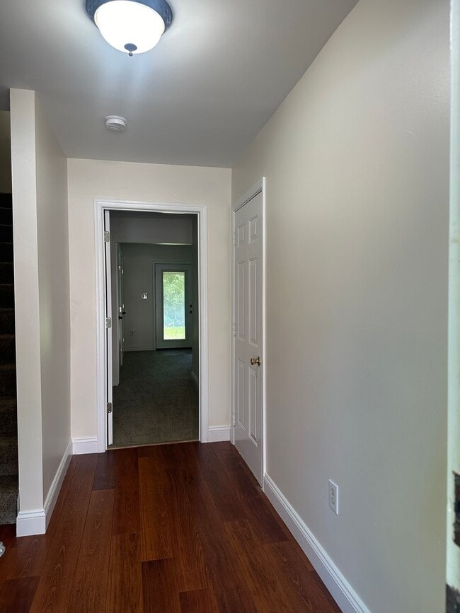 Photo - 111 Fox Ct