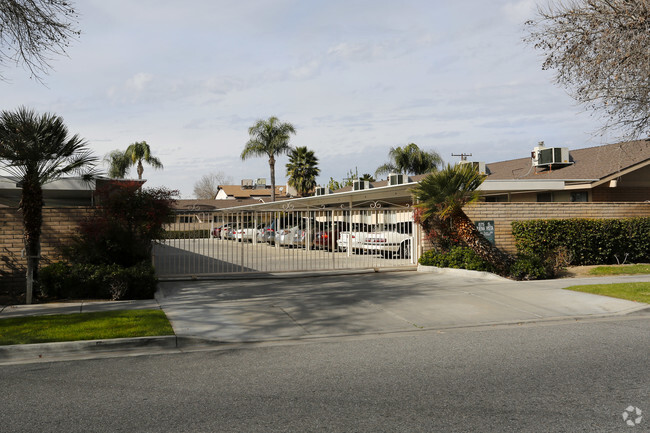 Catalina Gardens 62+ Senior Apartments - Catalina Gardens 62+ Senior Apartments